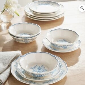 💜 2025 Pioneer Woman Agatha Blue Floral Dinnerware Set